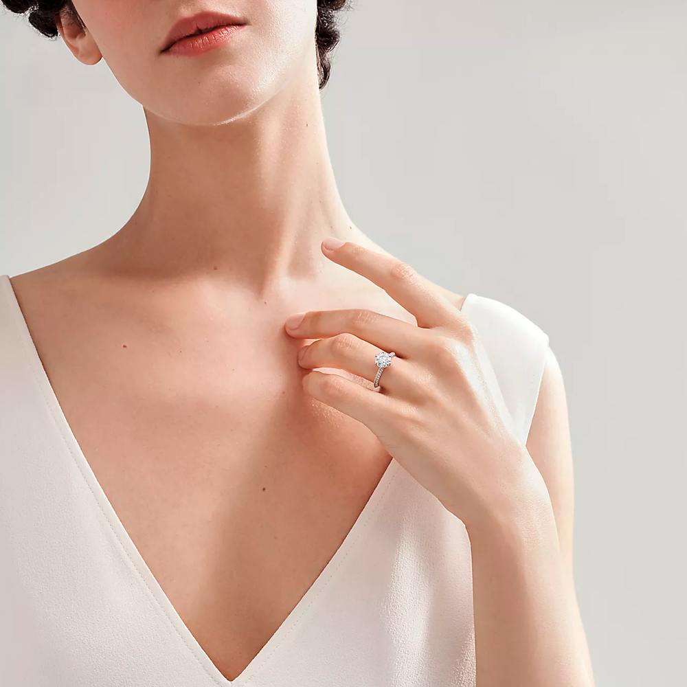 Tiffany Setting Anillo de Compromiso Platinum G G Joyeros