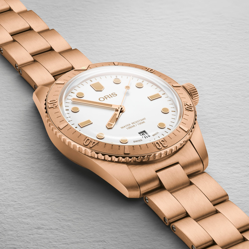 Divers Sixty‑Five Date