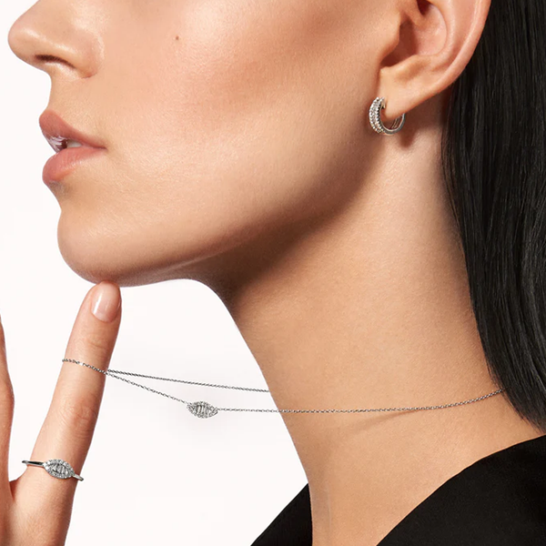 Gold and Diamond Éclat hoop earrings