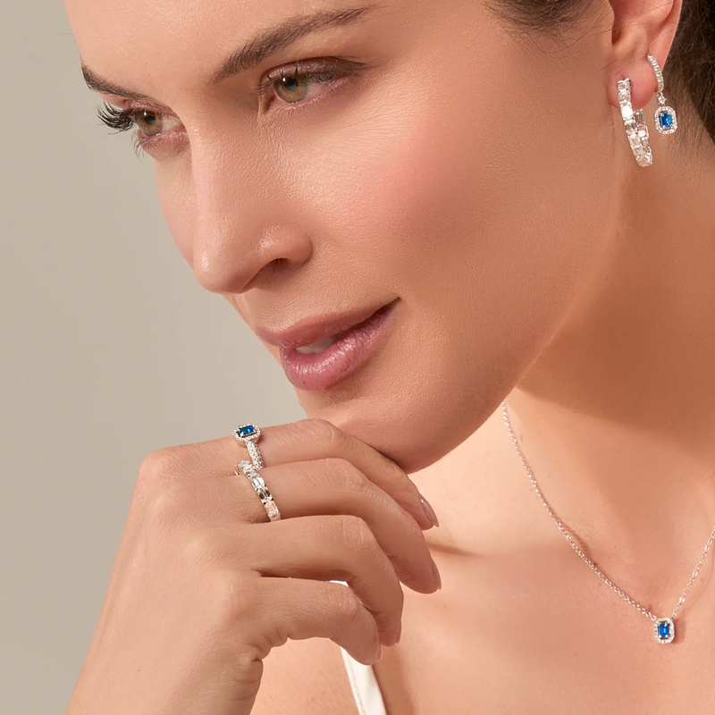 Madame Anillo Withe with Sapphire and Diamond Pavé